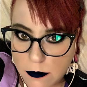 Meet your Posher, Jenn